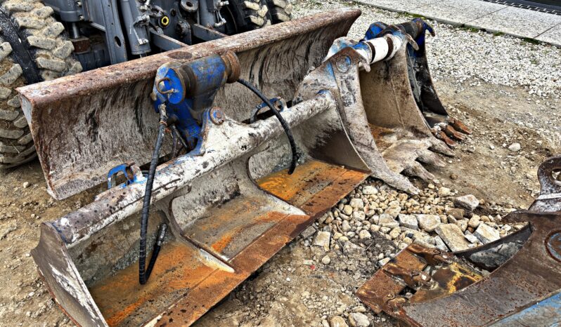 TAKEUCHI TB295 W  KOPARKA KOŁOWA full