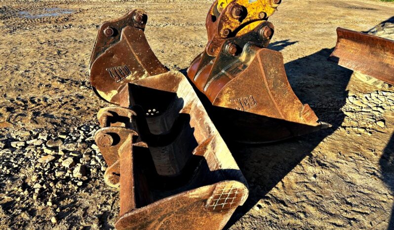 JCB JS 130 W KOPARKA KOŁOWA full